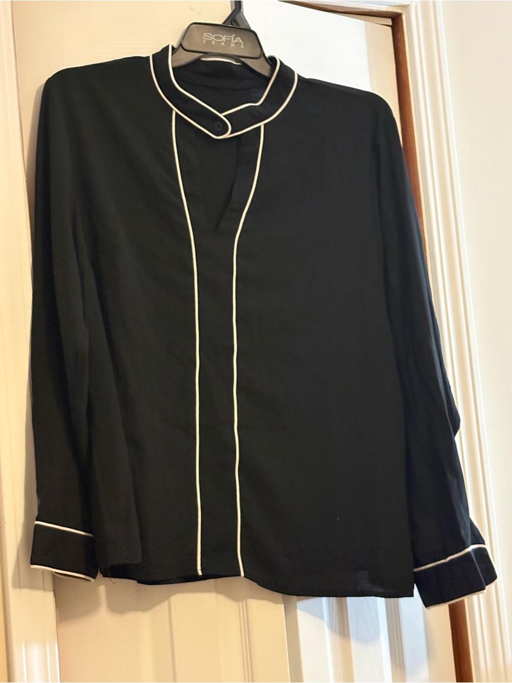 SHEIN Black Long-Sleeve Shirt with White Piping